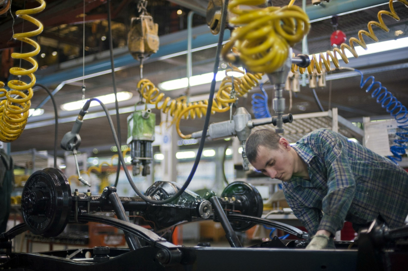 Одолжи до&nbsp;получки: сколько получают сотрудники российских автозаводов