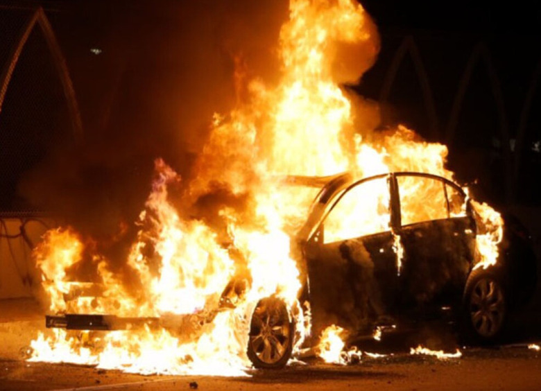 Осторожно&nbsp;&mdash; огнеопасно: 7 автомобилей, которые самопроизвольно загораются на&nbsp;ходу