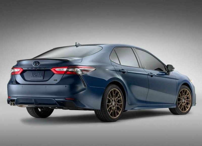 За&nbsp;сколько сегодня реально купить в&nbsp;России новые Toyota Camry и&nbsp;RAV4