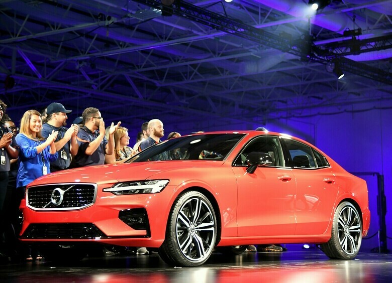 Volvo прощается с седаном S60 ради электрического кроссовера