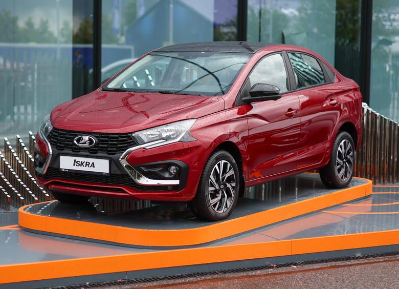 Скандал с&nbsp;LADA Iskra: зачем российского автогиганта обвинили в&nbsp;воровстве
