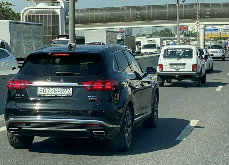 «АвтоВзгляд» узнал, что Hongqi готовит для России дизельный кроссовер HS5