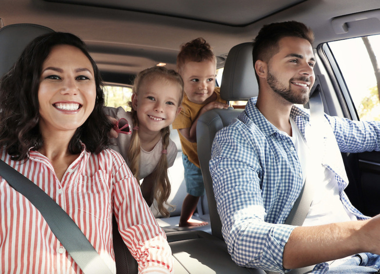 Много не&nbsp;бывает: лучшие семейные автомобили за&nbsp;1 000 000 рублей