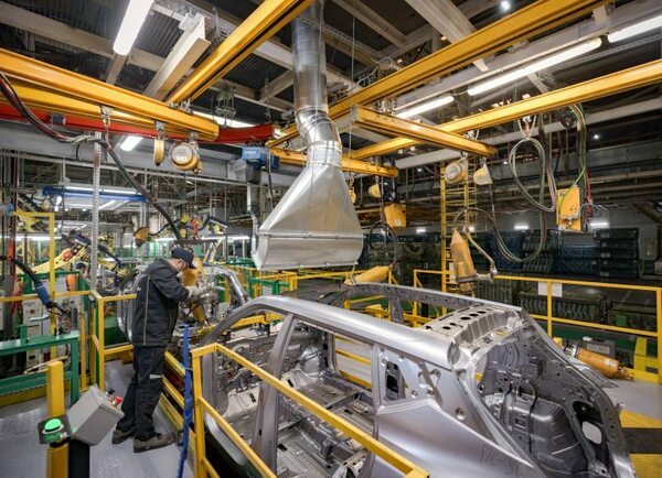 Как закалялась сталь: &laquo;Москвич&raquo; перешел на&nbsp;производство автомобилей по&nbsp;технологии полного цикла