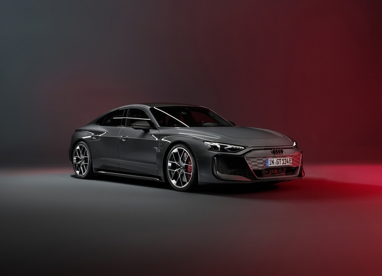 Audi показала самую мощную серийную модель в&nbsp;своей истории