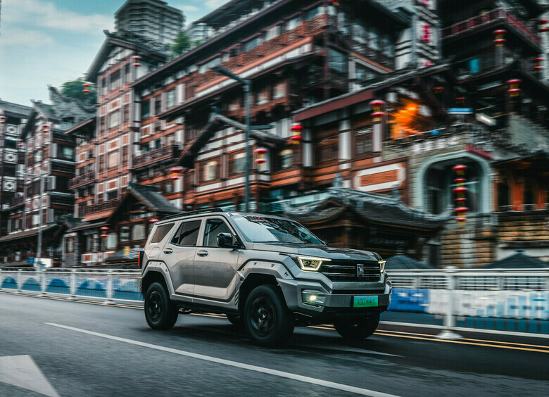 Дизельный Tank 400 выехал на дорожные испытания