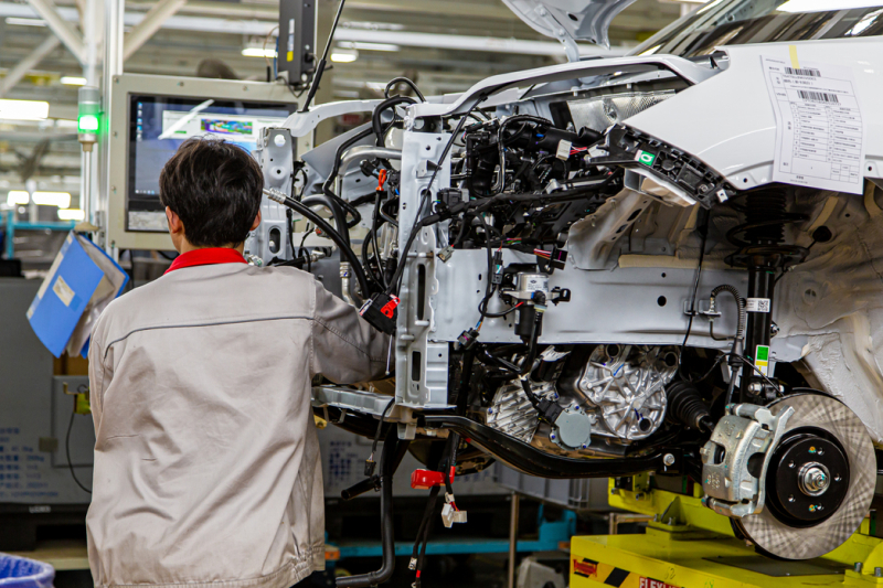 Это позор: где и как собирают популярные китайские кроссоверы для России