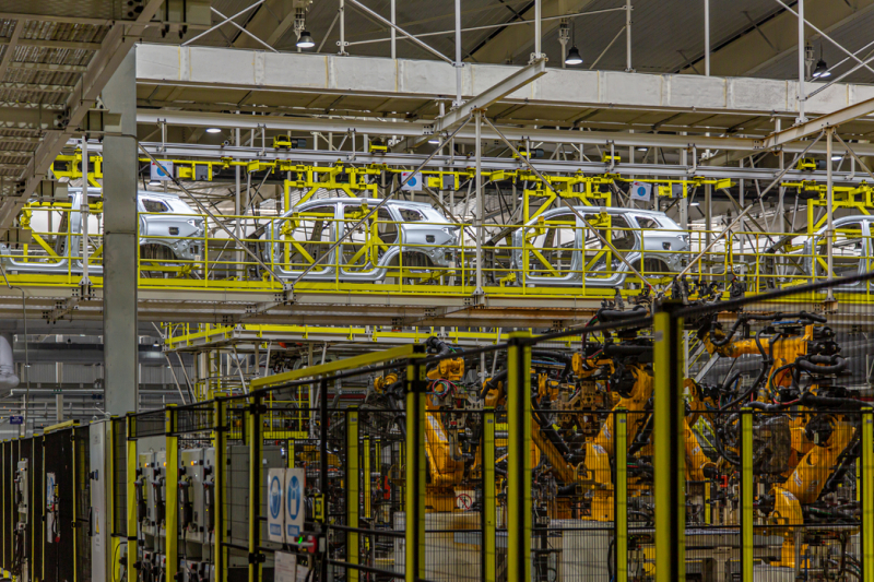 Это позор: где и как собирают популярные китайские кроссоверы для России