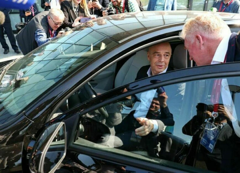 Навстречу серийному выпуску: чем могла запомниться Владимиру Путину LADA Aura