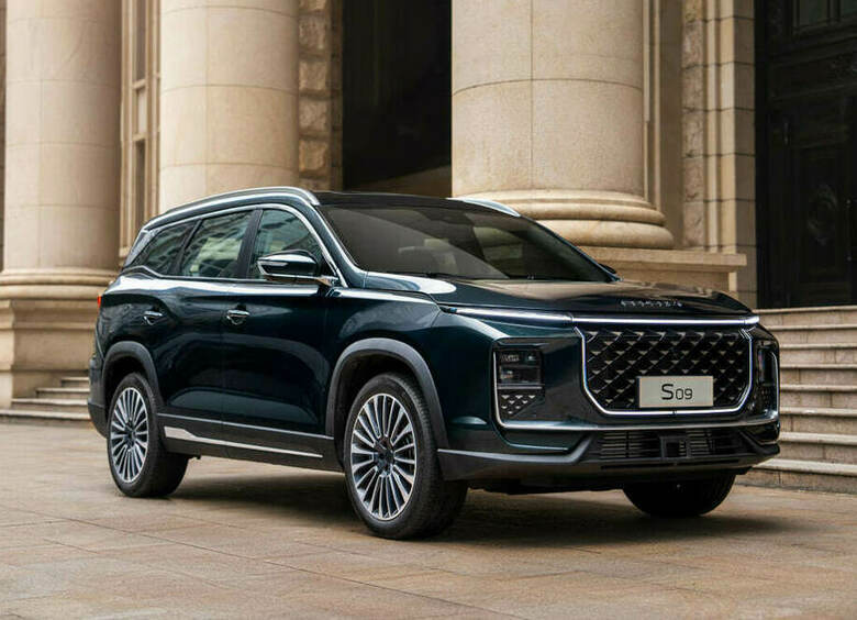 Кроссоверы Soueast, которые ждут в России, попали в объективы камер в Китае