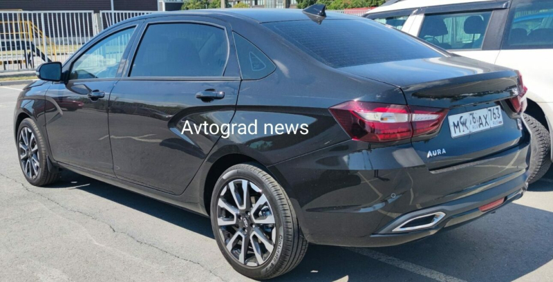 Навстречу серийному выпуску: чем могла запомниться Владимиру Путину LADA Aura