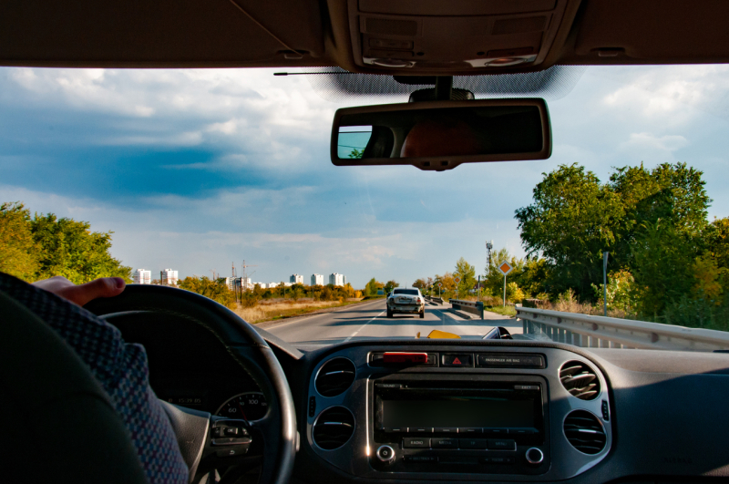 Зеница ока: сколько стоит сегодня замена лобового стекла на&nbsp;LADA и&nbsp;Rolls-Royce