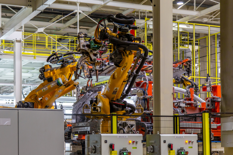 Это позор: где и как собирают популярные китайские кроссоверы для России