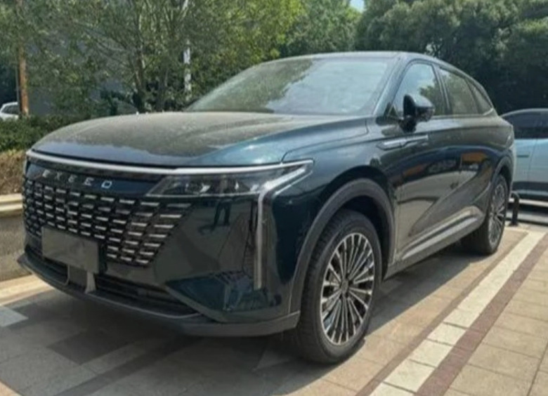 Кроссовер Exeed RX готовится к первому обновлению