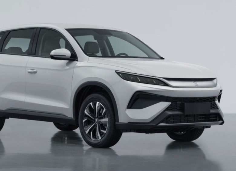 Компания BYD анонсировала выход 14 новых моделей