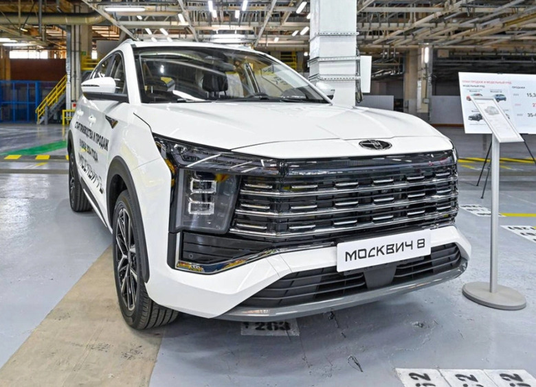 «Москвич» представил публике новый семиместный кроссовер
