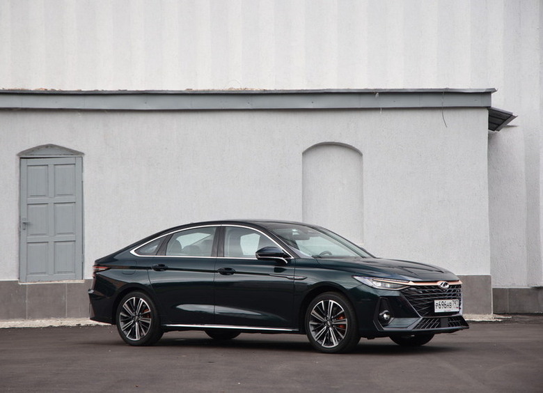 Цена против инноваций: все плюсы и минусы седана Chery Arrizo 8