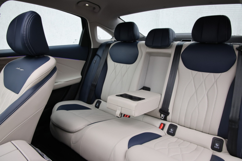 Цена против инноваций: все плюсы и минусы седана Chery Arrizo 8