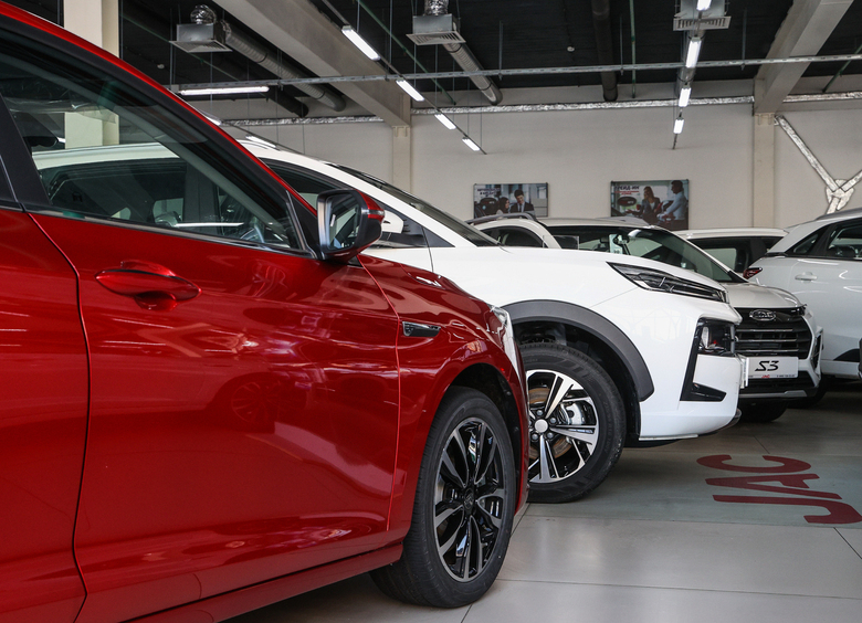 Выяснилось, насколько в&nbsp;2024 году подорожали новые и&nbsp;подержанные авто в&nbsp;России